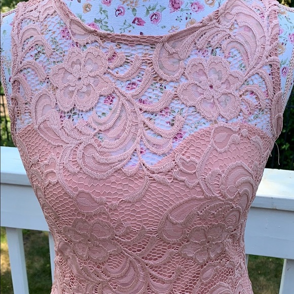 Size Small Peach Lace Spring/Summer Dress Like New - Picture 6 of 8